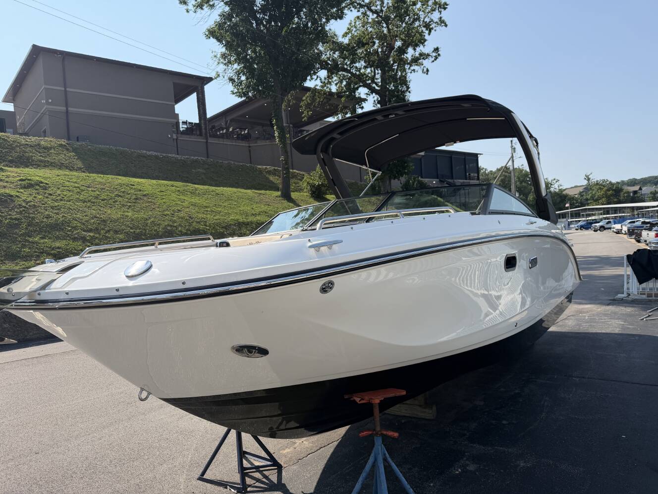 A photo of this 2026 Sea Ray SDX 290