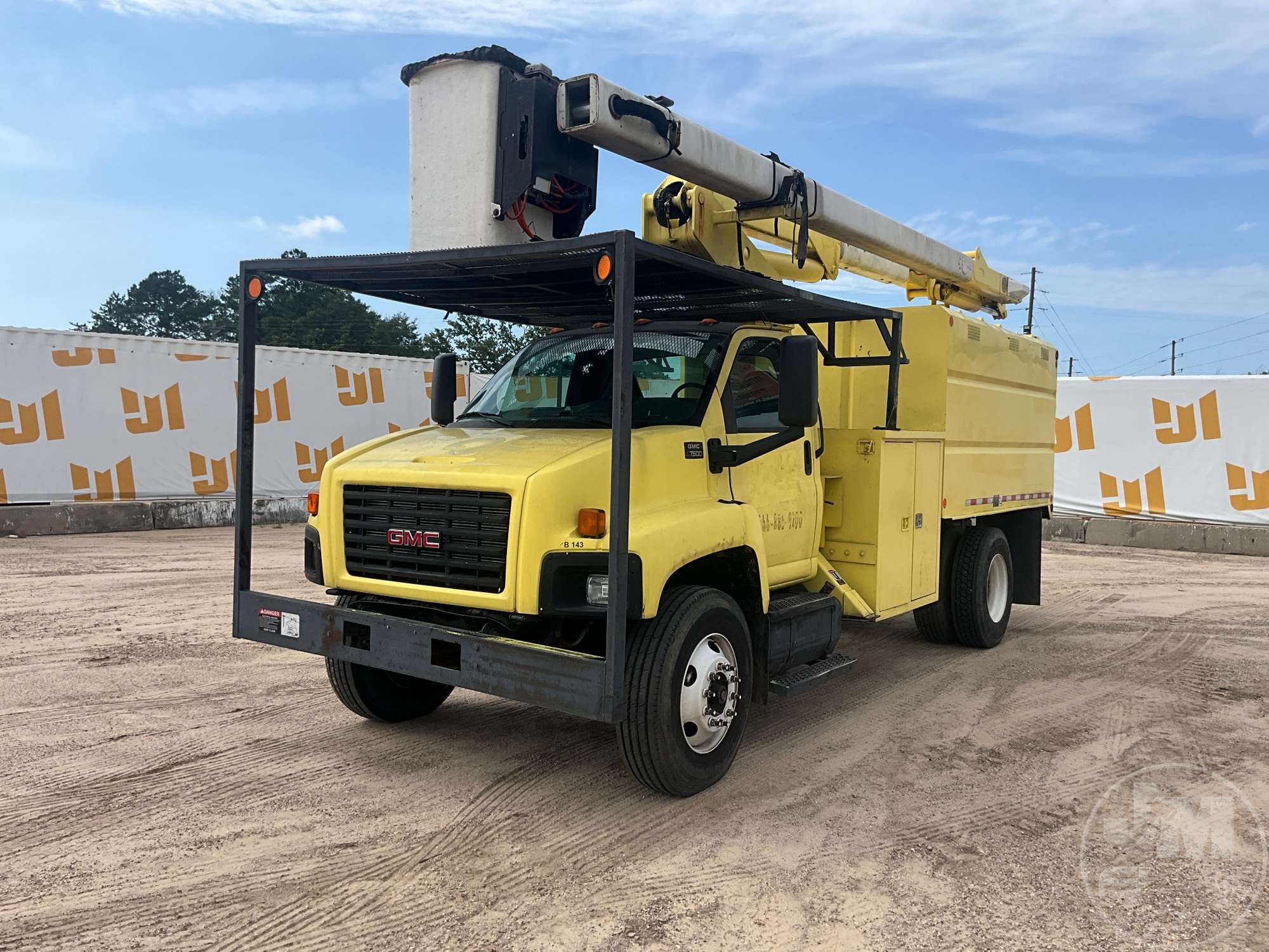 2005 GMC C7500 in Brooklyn, MS