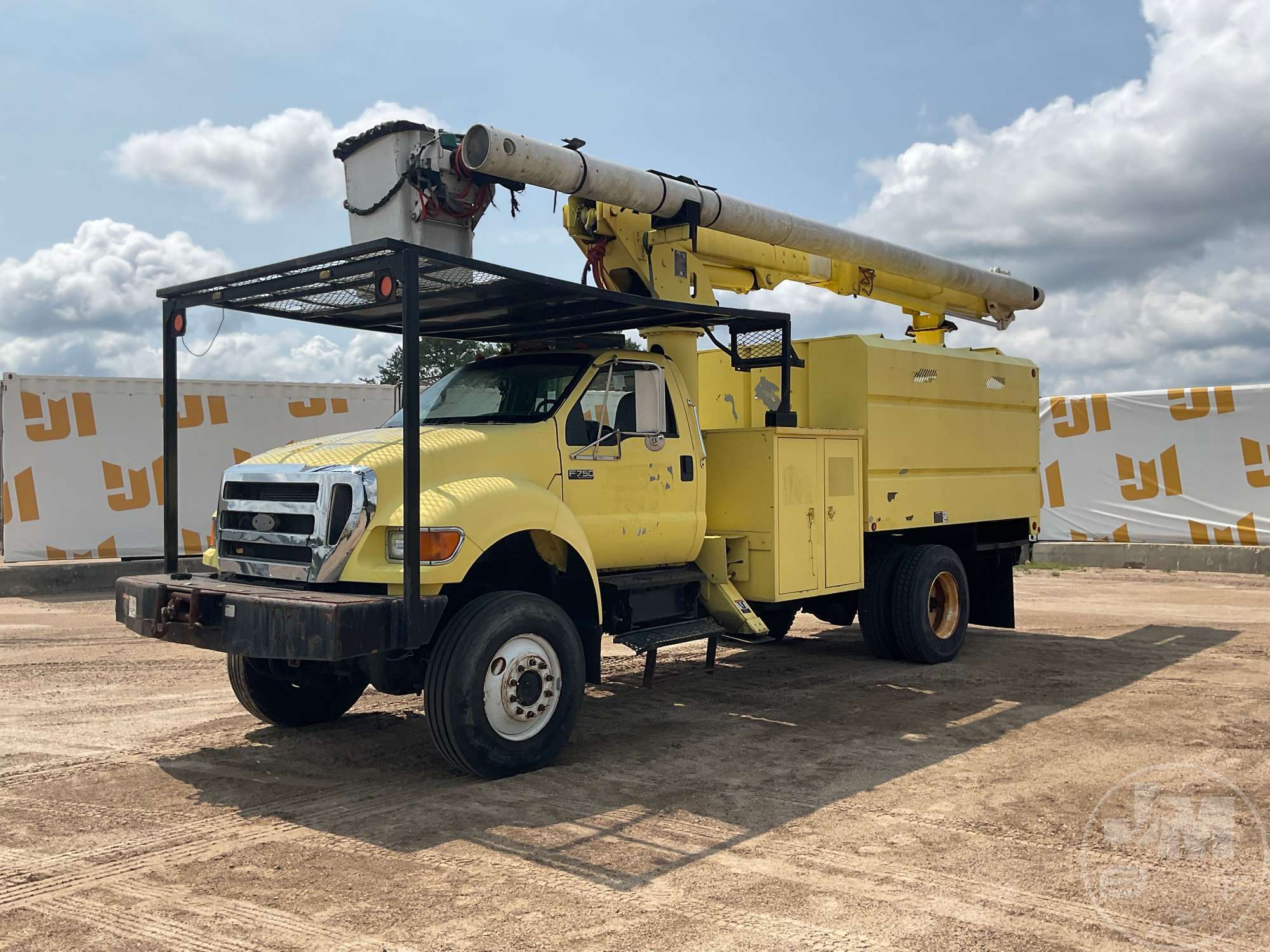 2007 FORD F-750XL SD in Brooklyn, MS