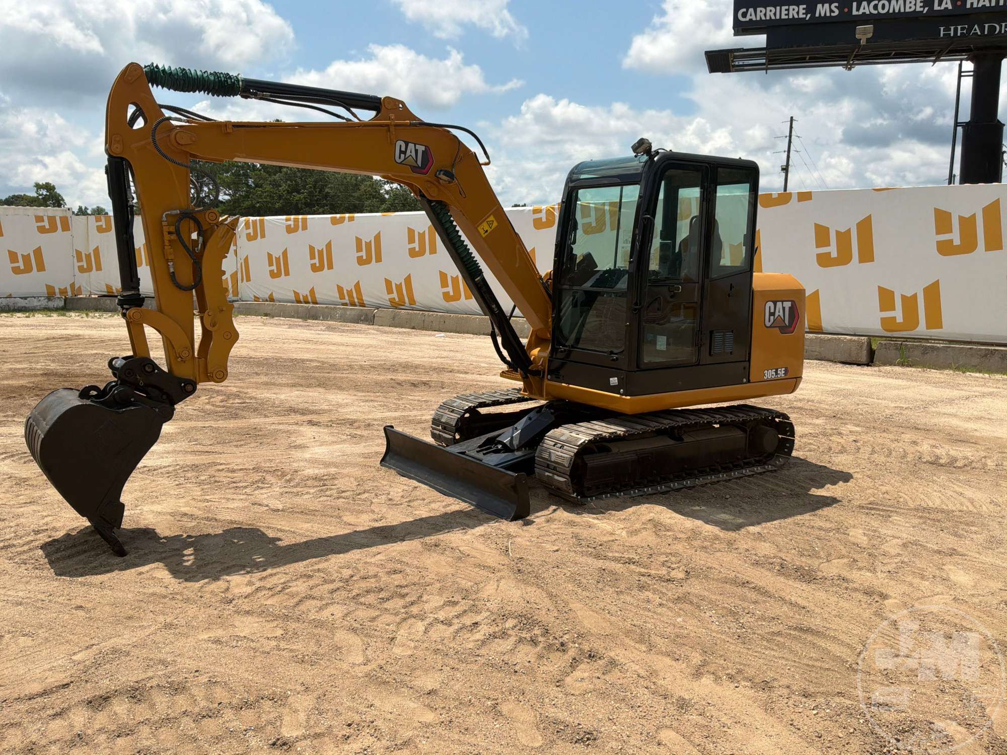 CATERPILLAR 305.5E2 in Brooklyn, MS