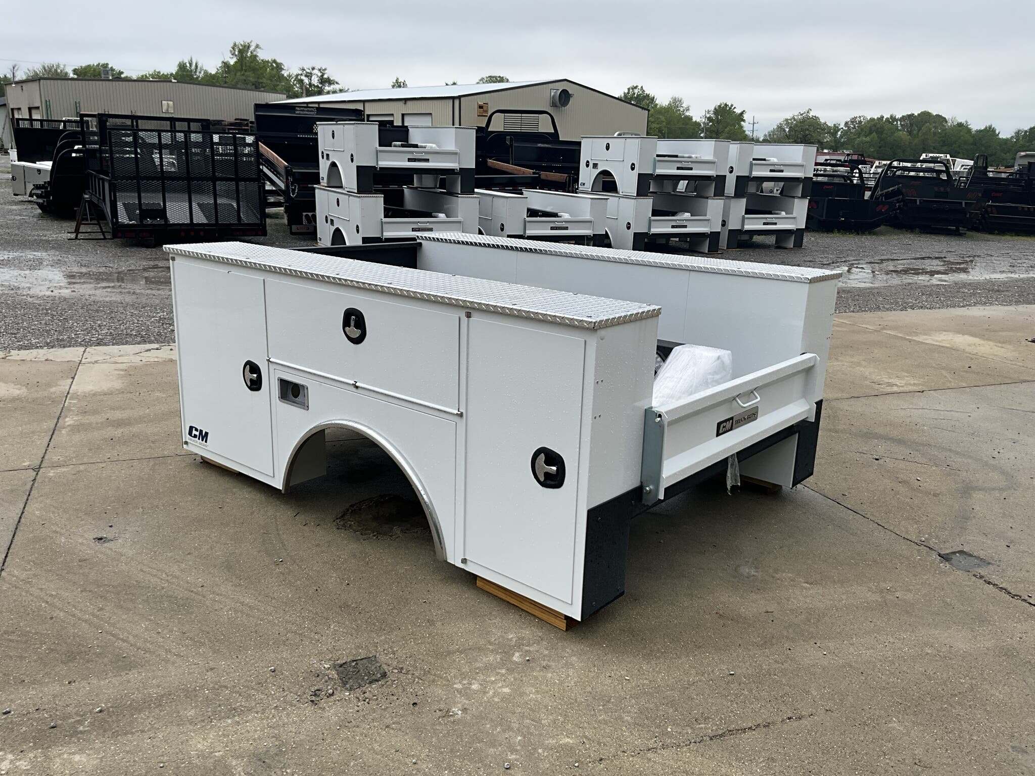 2026 CM Trailers SB-98/78VVSS-F/D/GM SINGLE WHEEL LONGBED FDG in Mount Vernon, IL