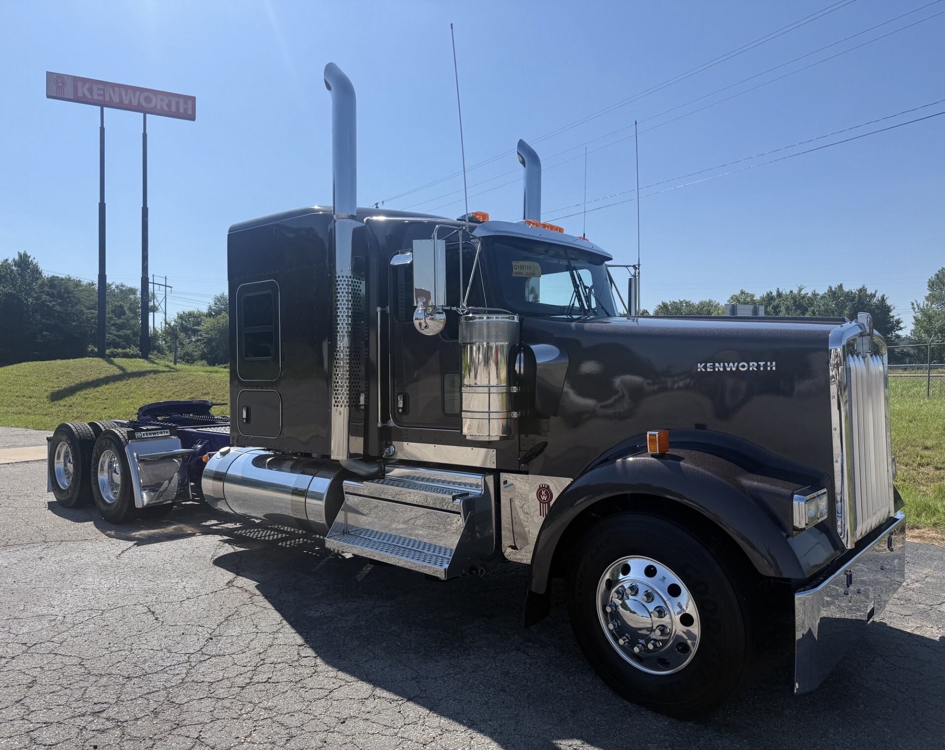 2027 KENWORTH W900L in Van Buren, AR