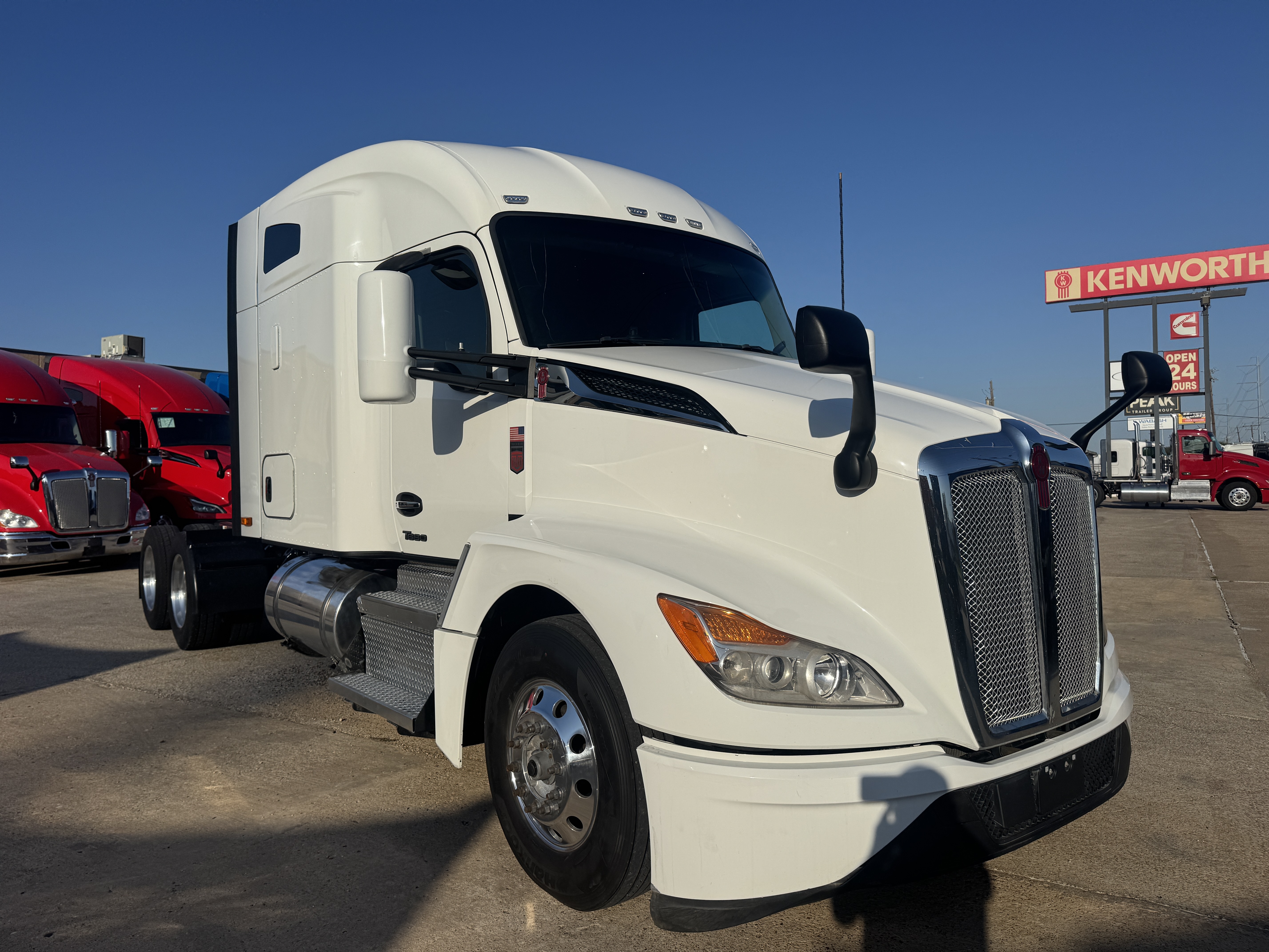 2023 KENWORTH T680 in Dallas, TX