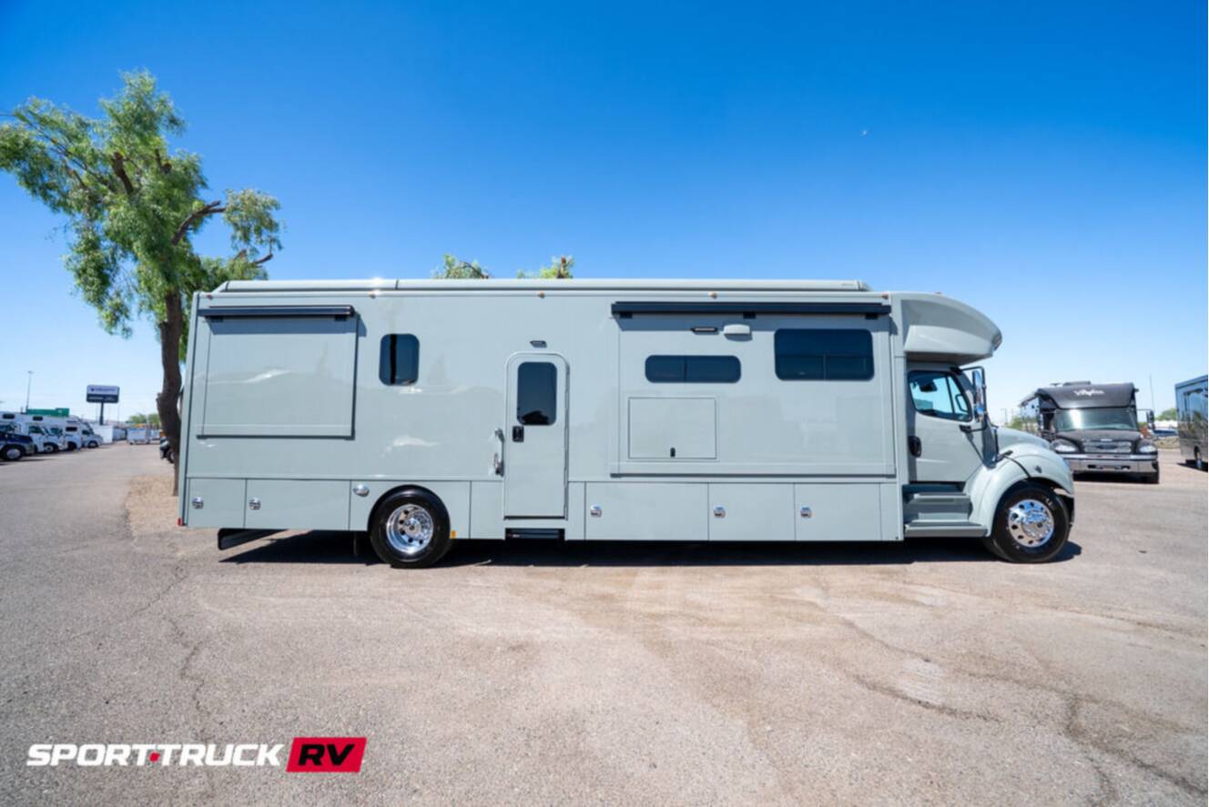 A photo of this 2026 Renegade Verona LE 40LTS