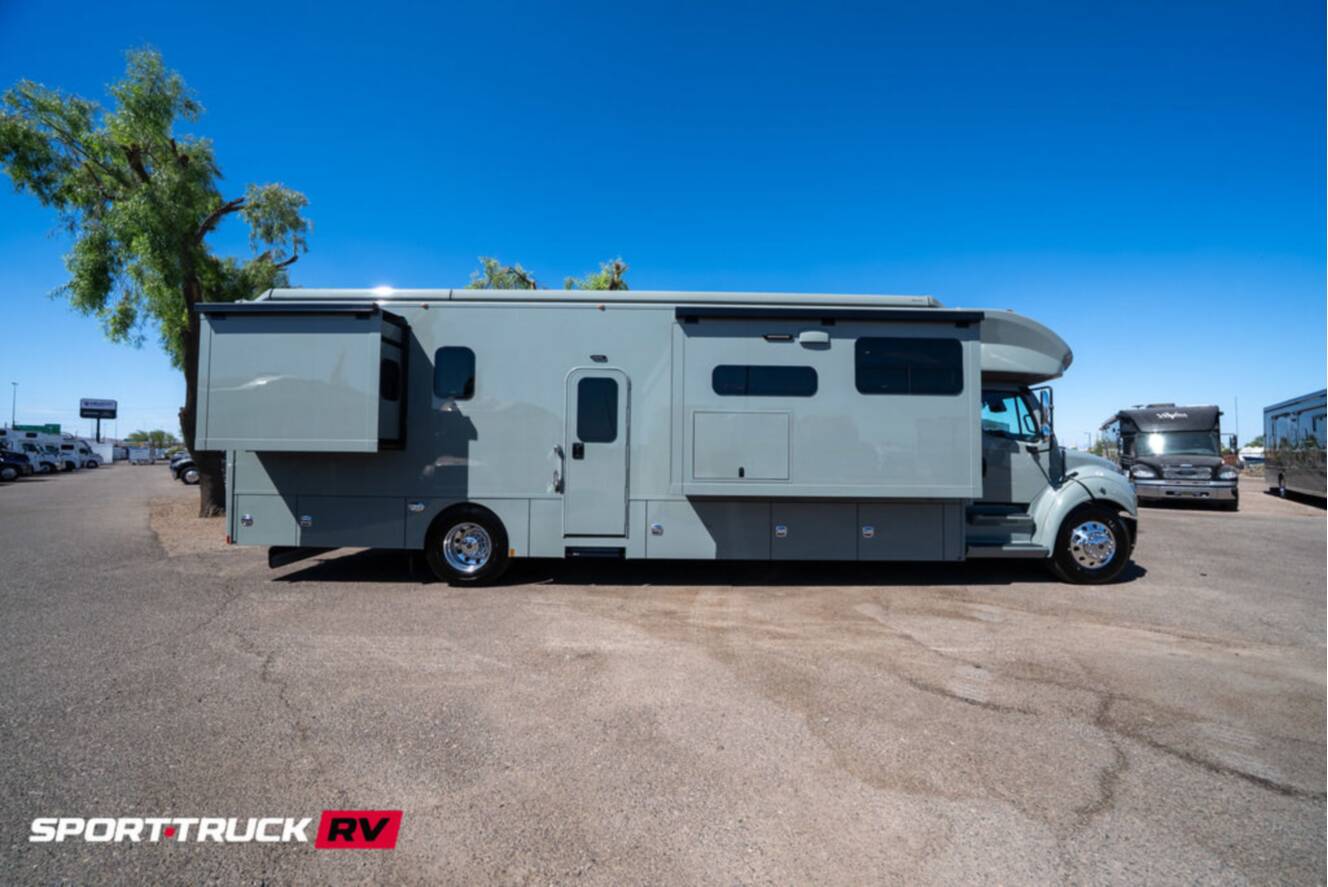 A photo of this 2026 Renegade Verona LE 40LTS