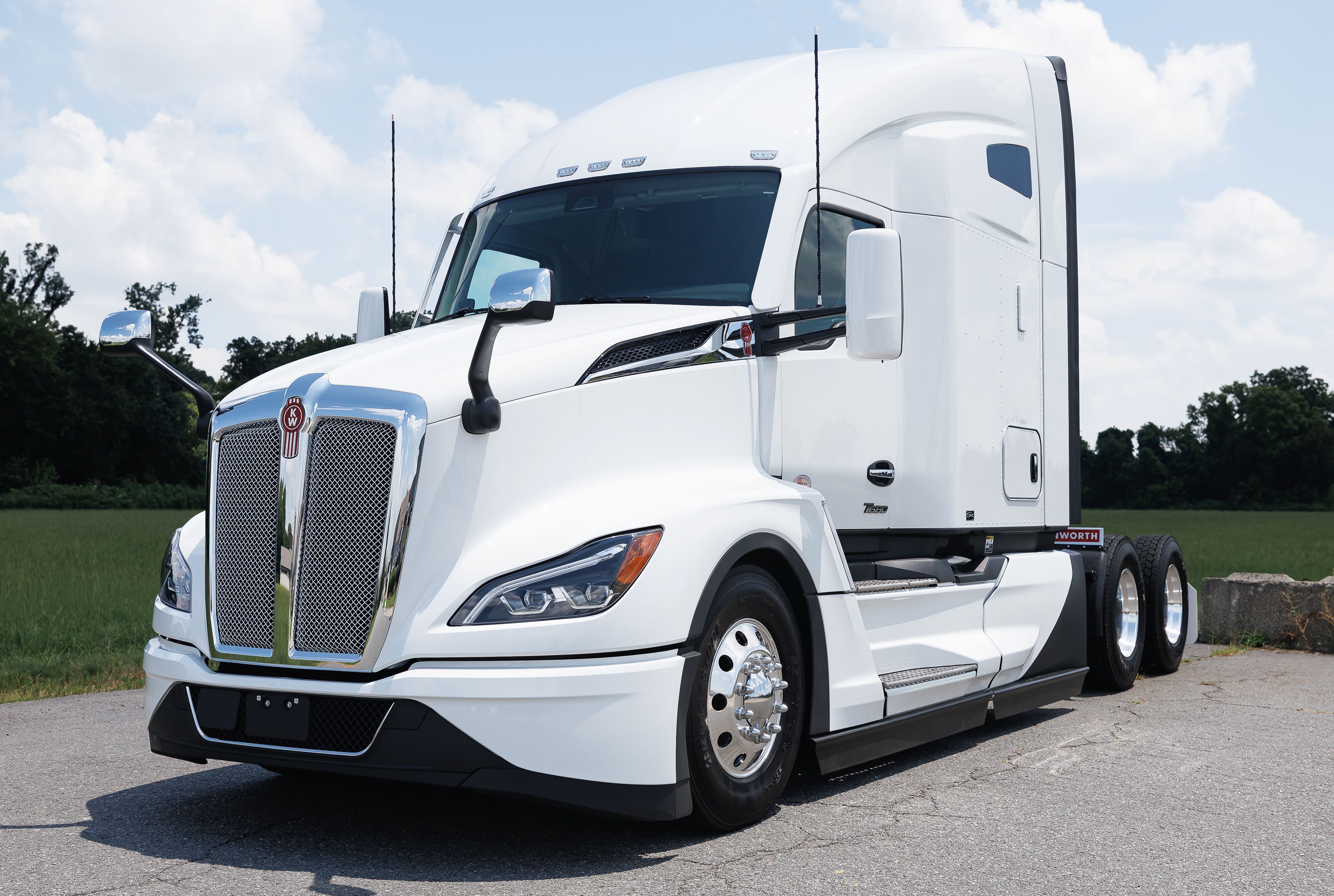 2027 KENWORTH T680 in Little Rock, AR