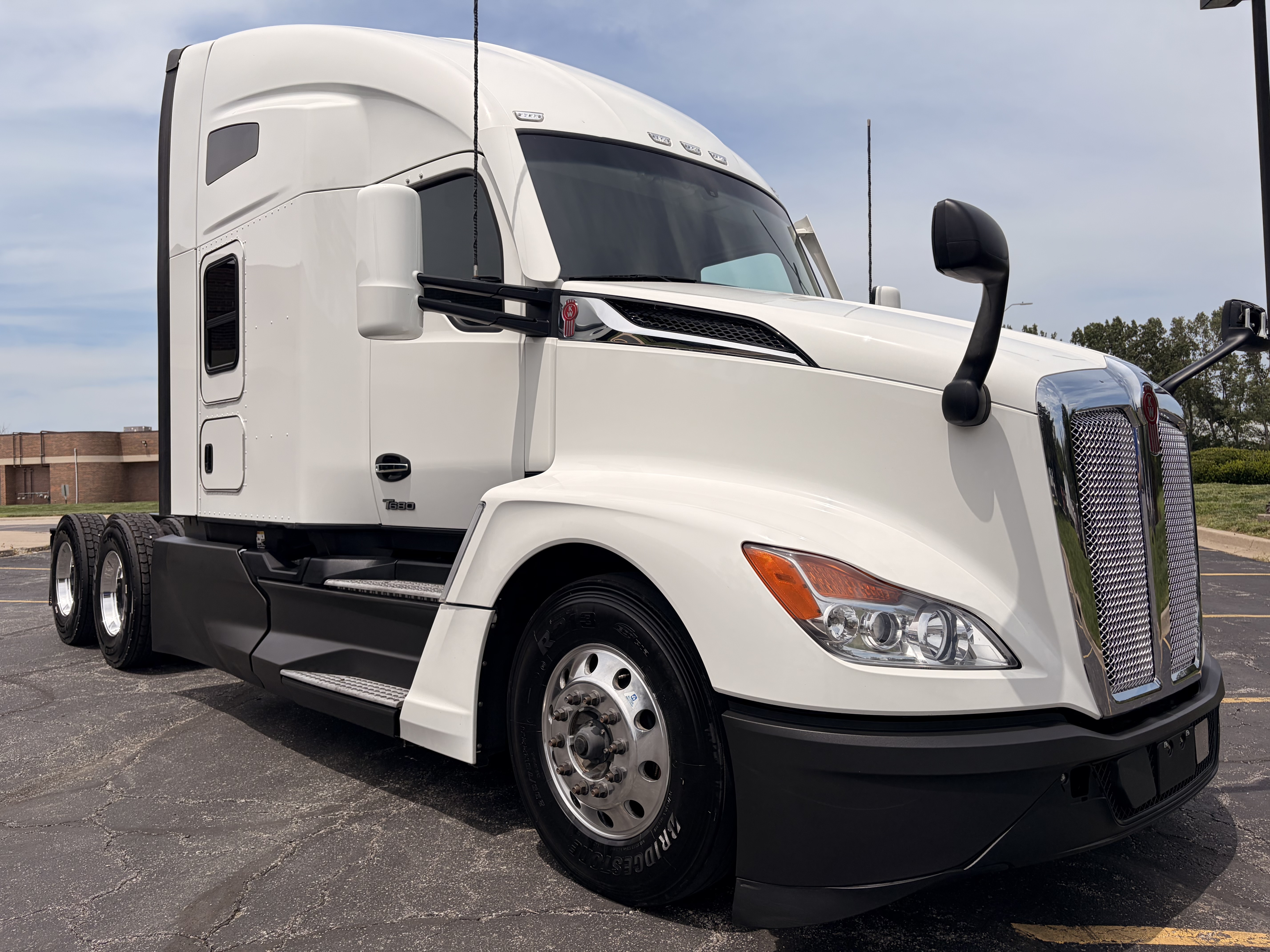 2023 KENWORTH T680 in Kansas City, MO