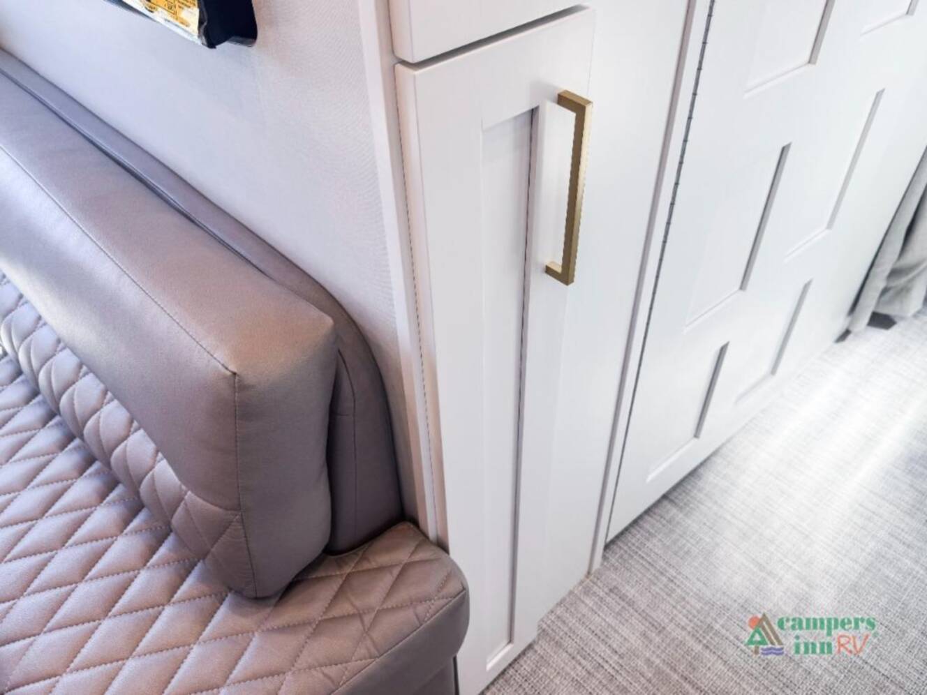A photo of this 2026 Airstream Classic 28RBT