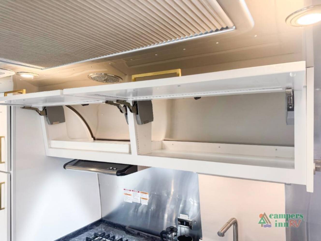 A photo of this 2026 Airstream Classic 28RBT