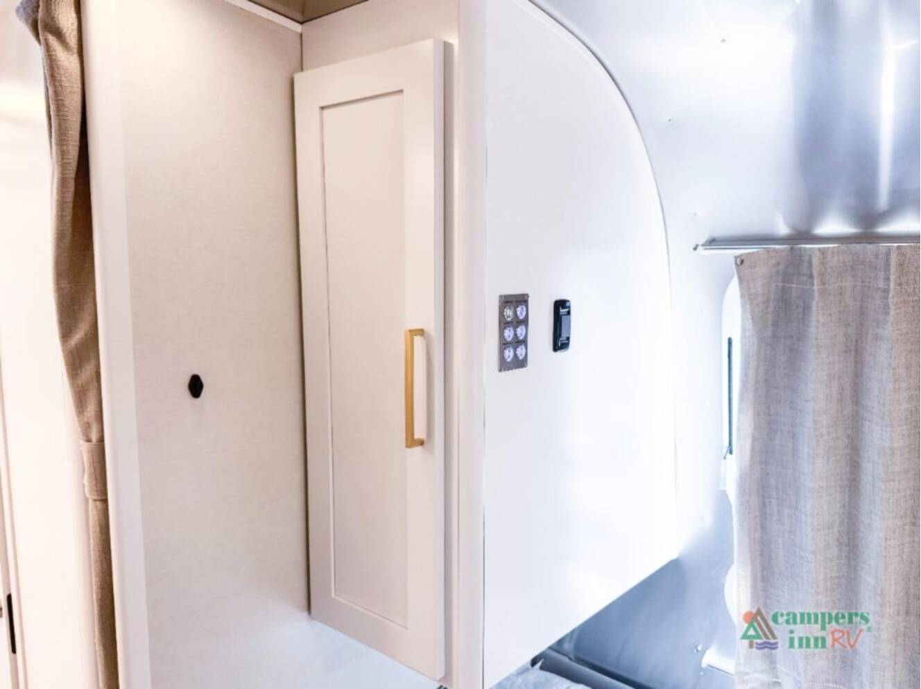 A photo of this 2026 Airstream Classic 28RBT