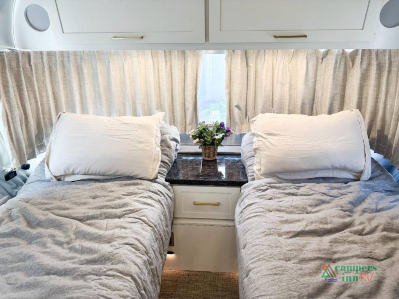 A photo of this 2026 Airstream Classic 28RBT