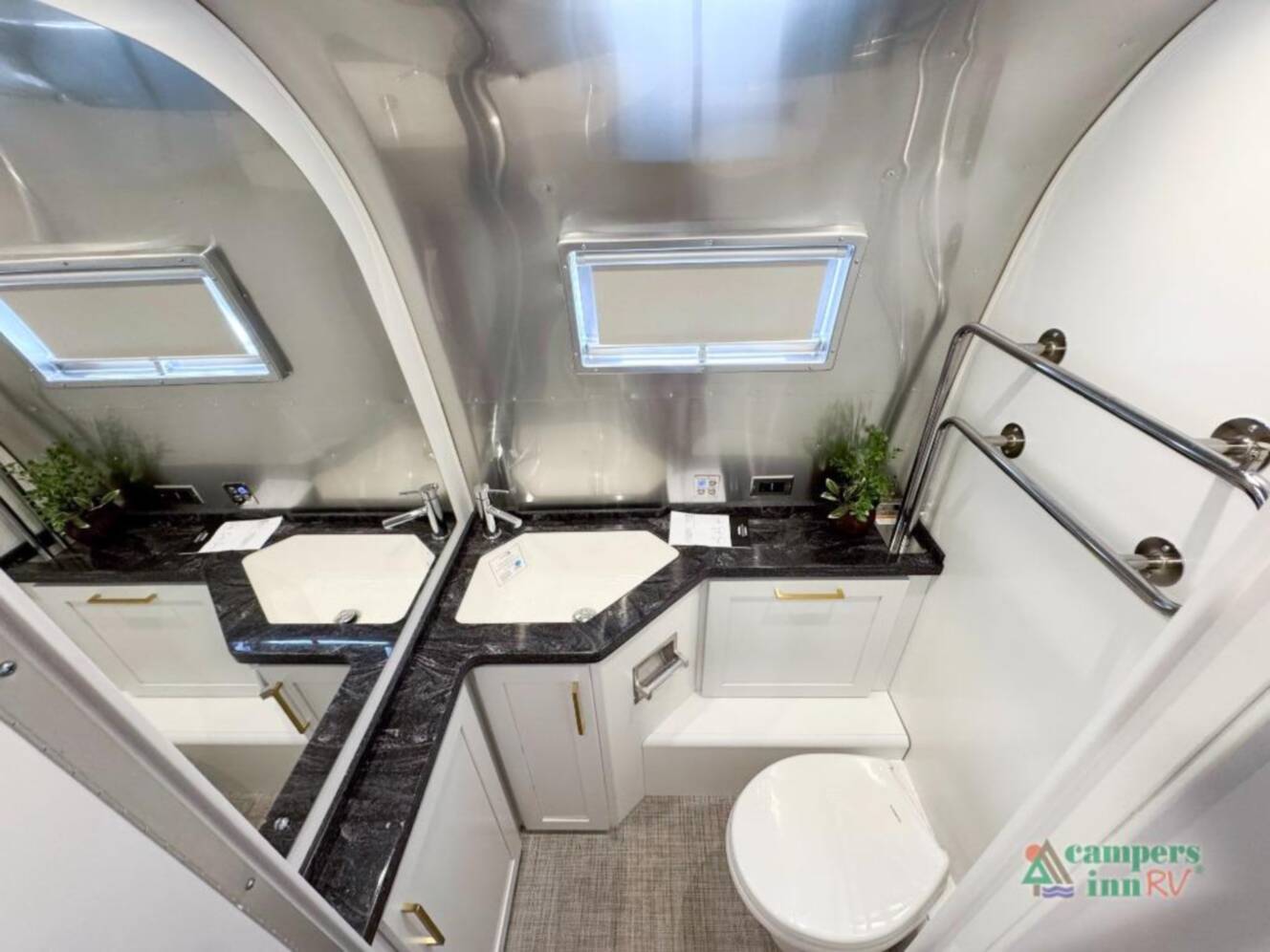 A photo of this 2026 Airstream Classic 28RBT