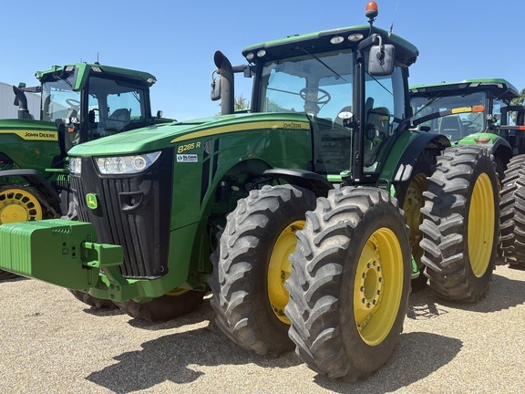 2010 John Deere 8285R in Montfort, WI
