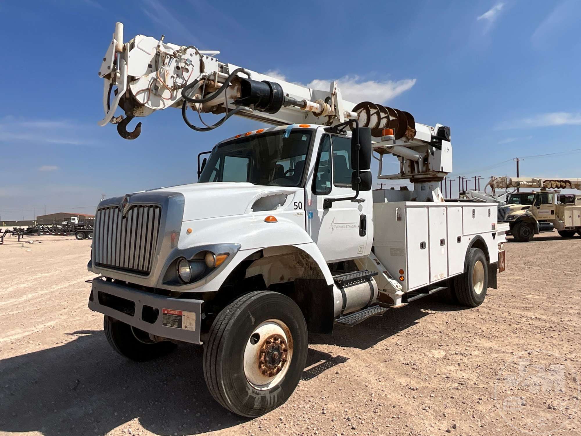 その他 INTERNATIONAL 4400 SERIES Digger Derrick International 4400 Digger Derrick For Sale - Commercial Truck Trader