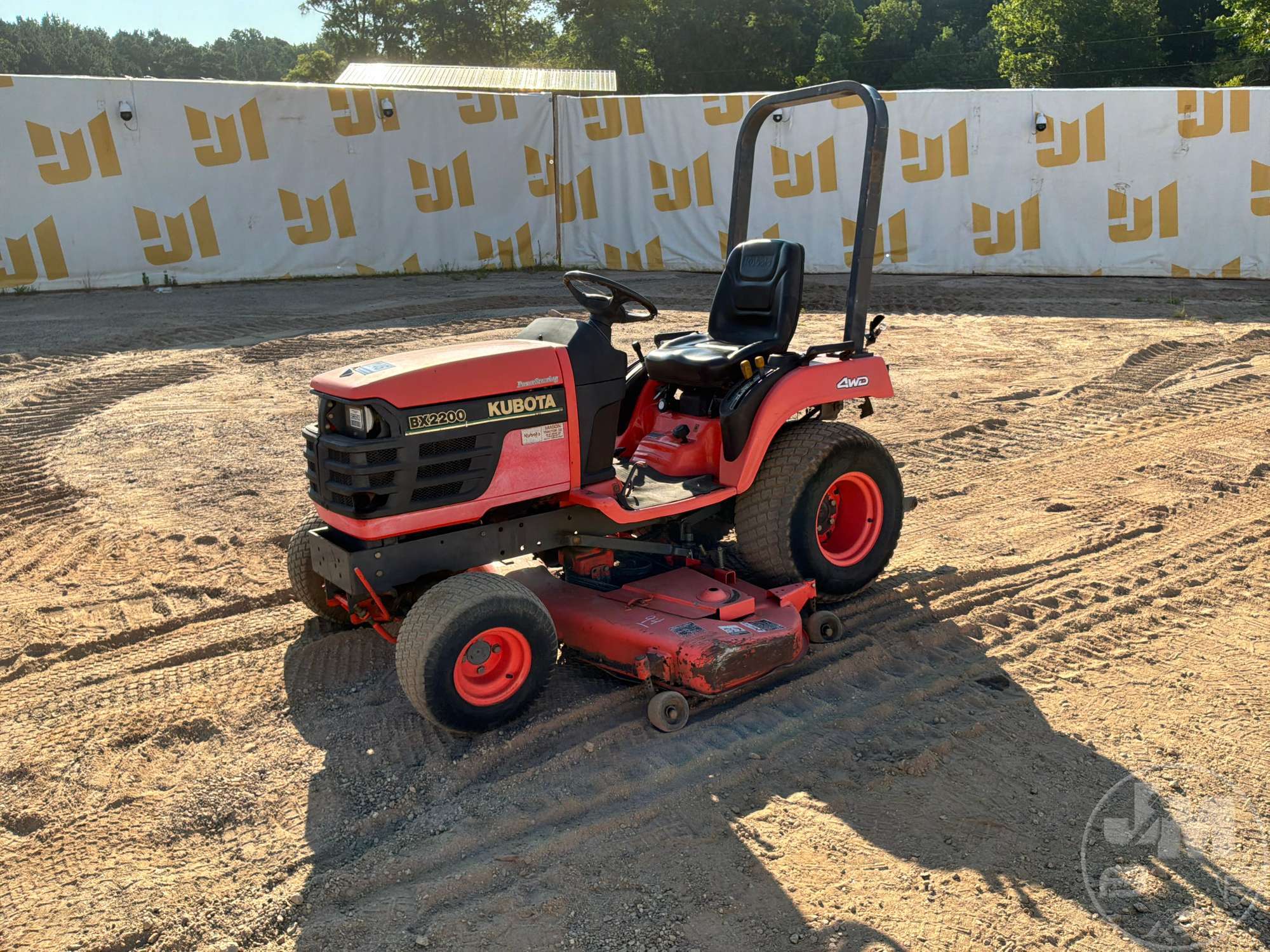 KUBOTA BX2200 in Pelzer, SC