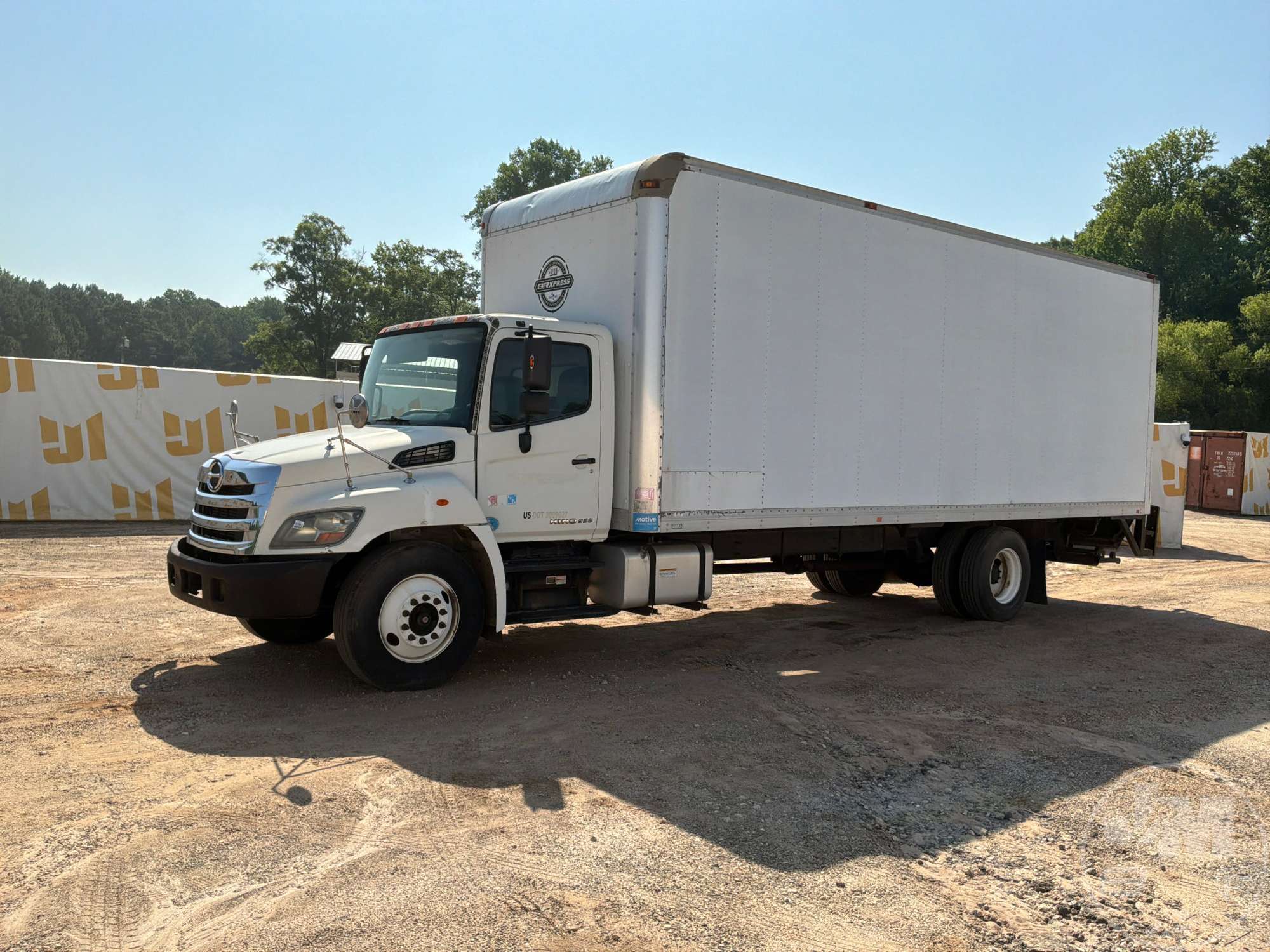 2013 HINO 338 in Pelzer, SC