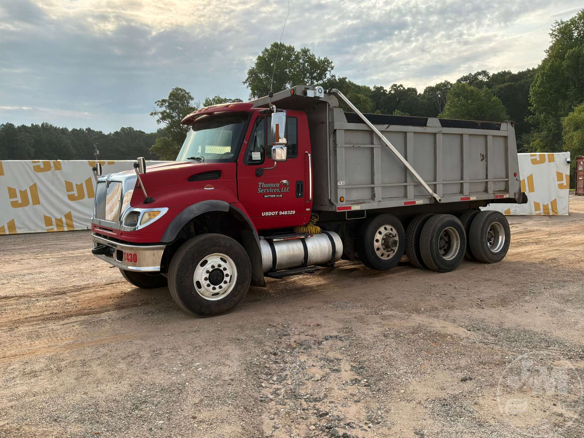 2005 INTERNATIONAL 7600 in Pelzer, SC