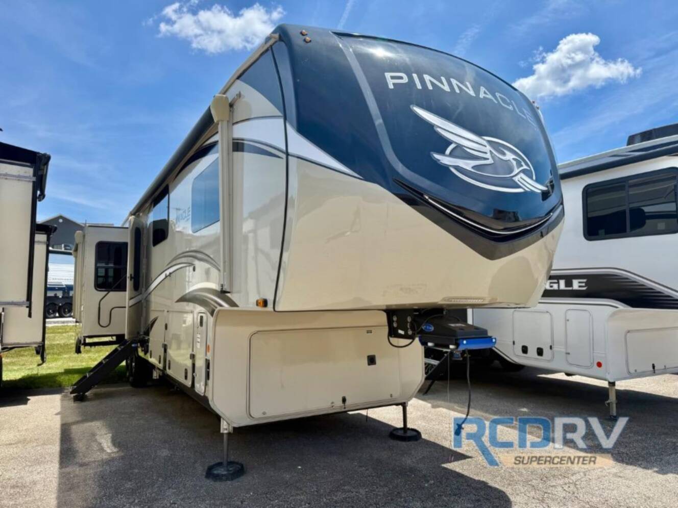 A photo of this 2022 Jayco Pinnacle 37MDQS