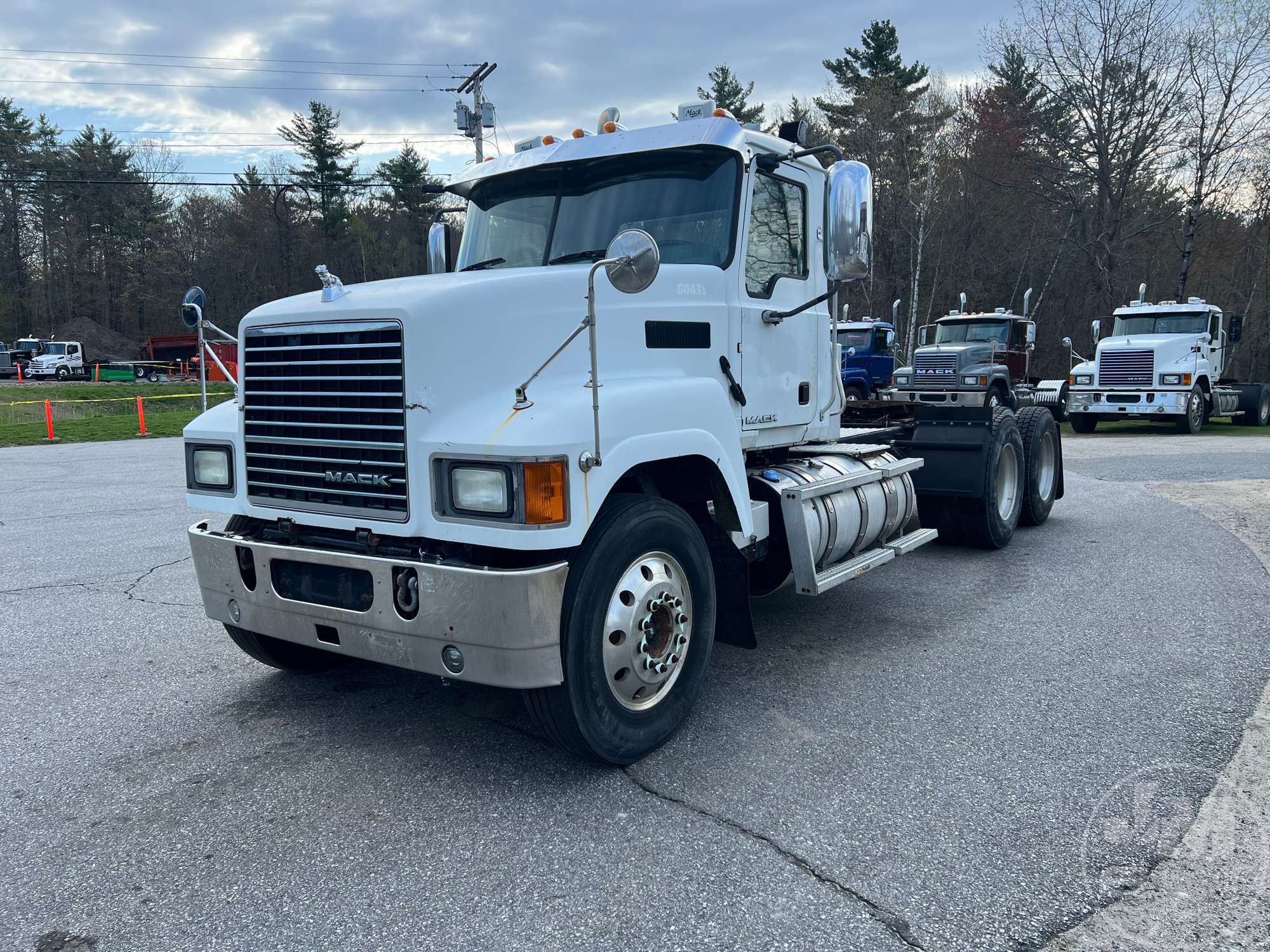 2016 MACK CHU613 PINNACLE in Atkinson, NH