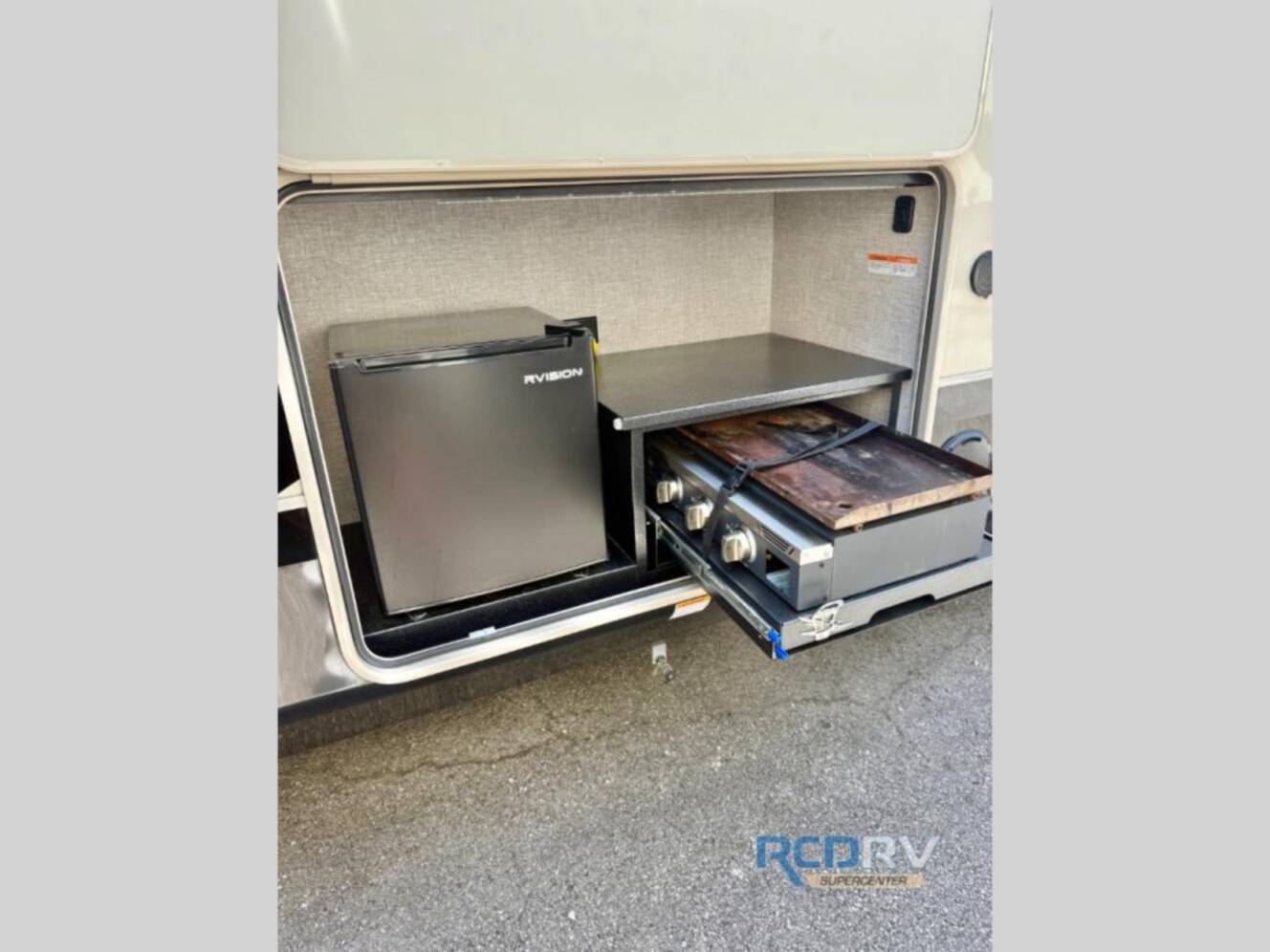 A photo of this 2022 Jayco Pinnacle 37MDQS