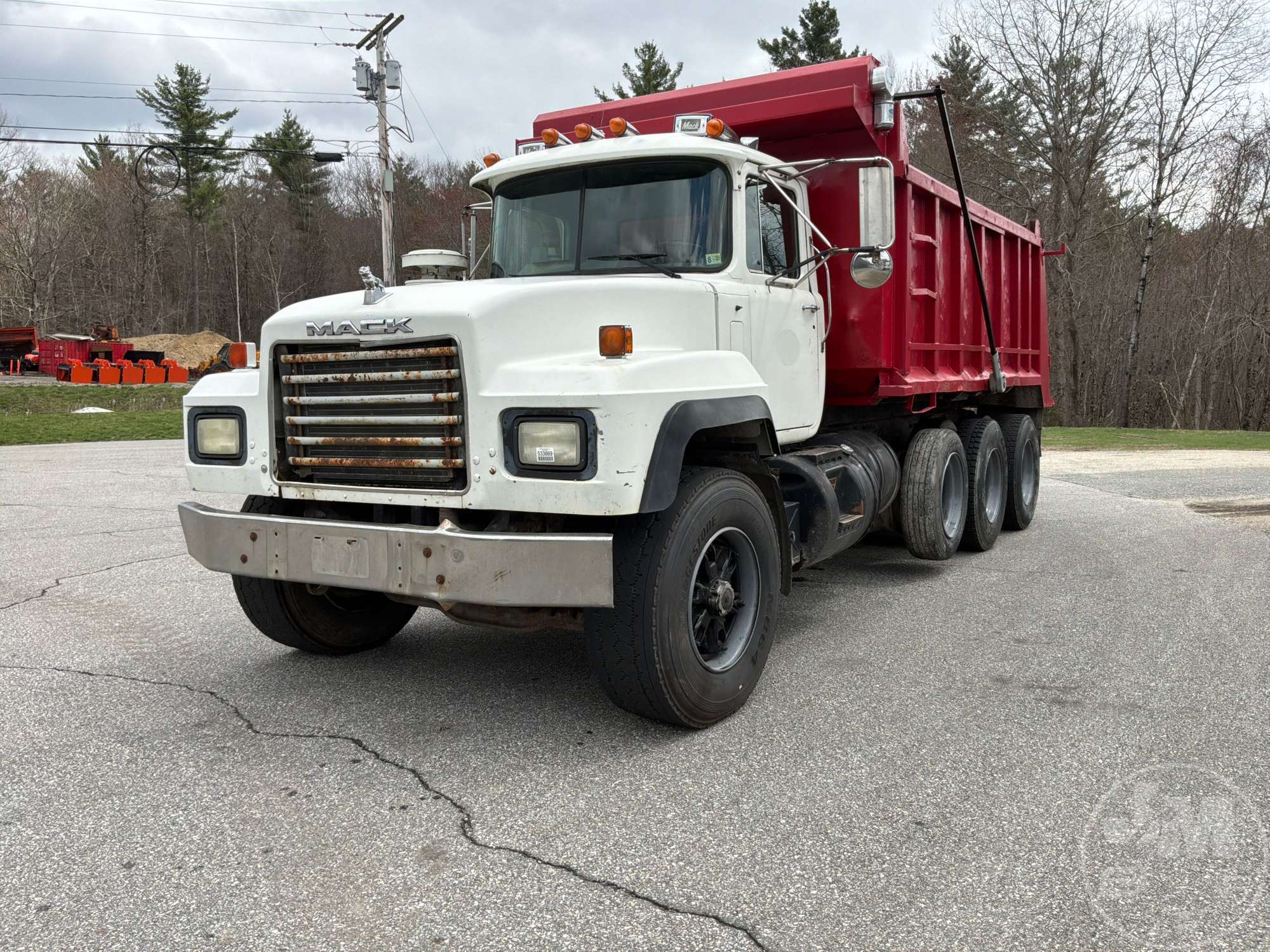 1998 MACK RD690S in Atkinson, NH