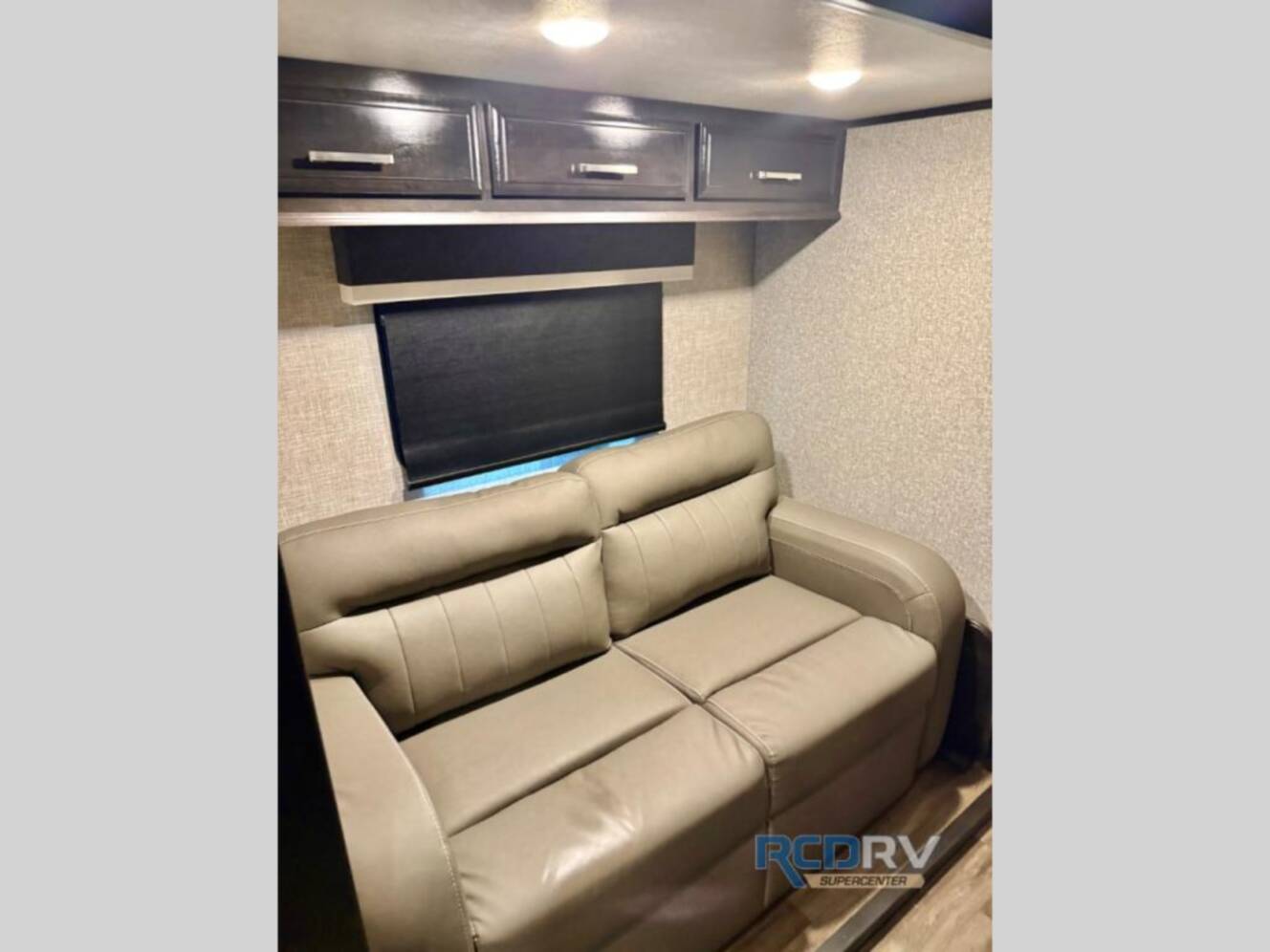 A photo of this 2022 Jayco Pinnacle 37MDQS