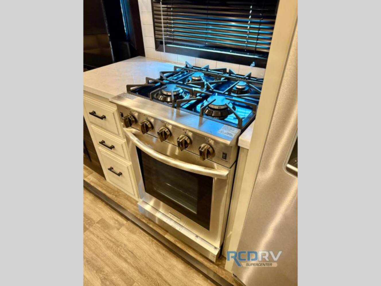 A photo of this 2022 Jayco Pinnacle 37MDQS