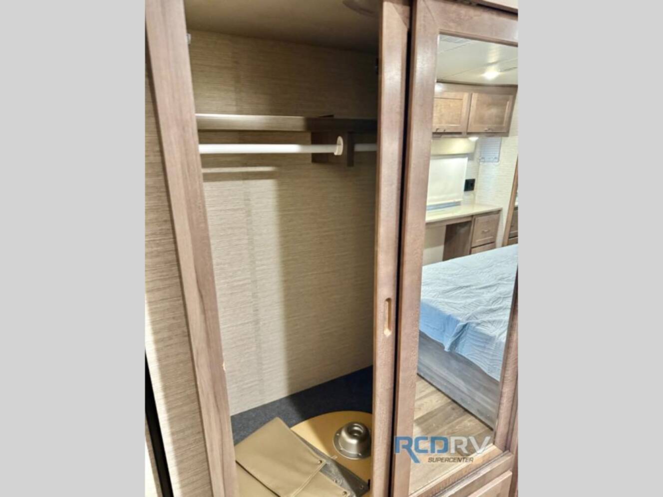 A photo of this 2022 Winnebago Vista 35U