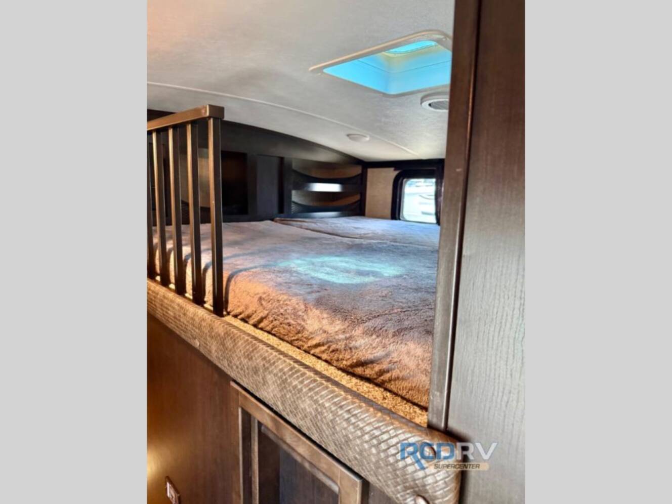 A photo of this 2022 Jayco Pinnacle 37MDQS