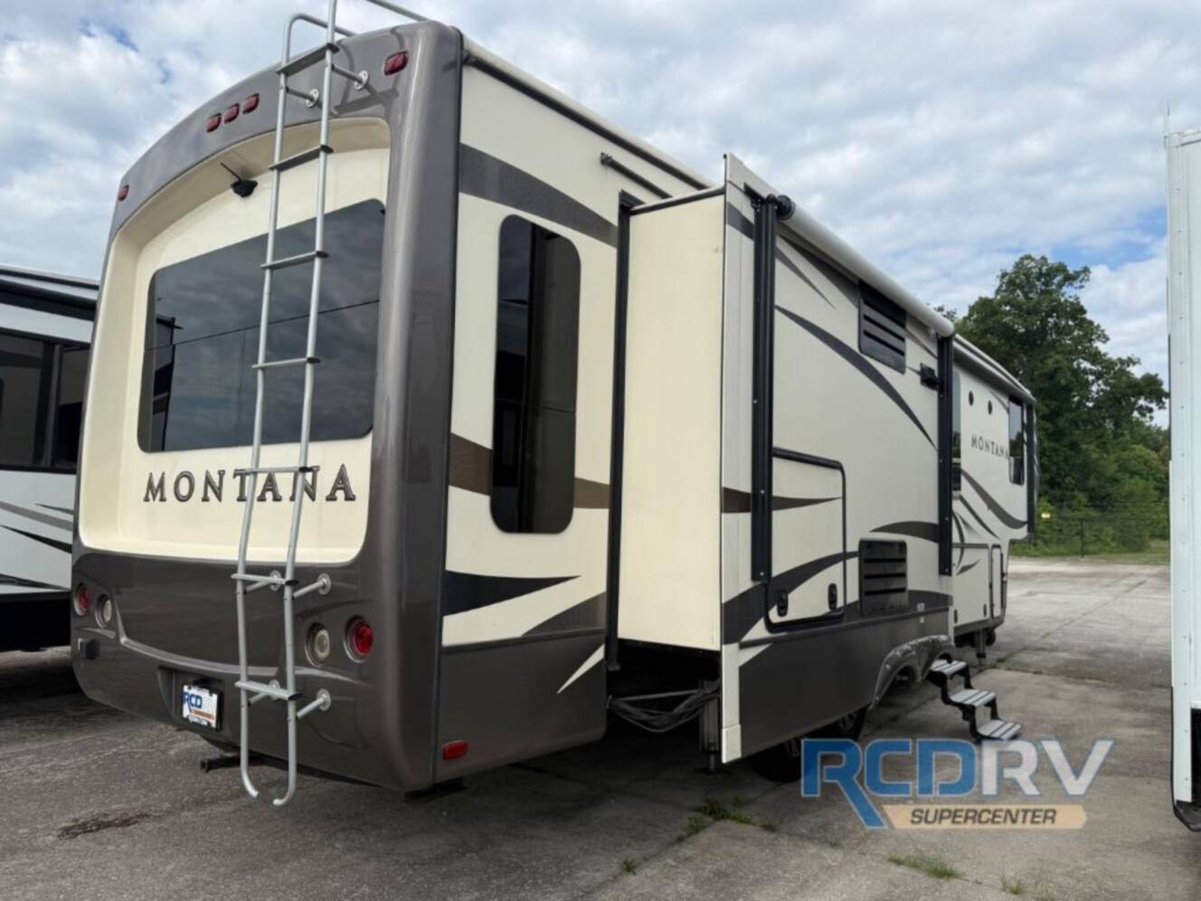 A photo of this 2016 Keystone Rv Montana 3160 RL