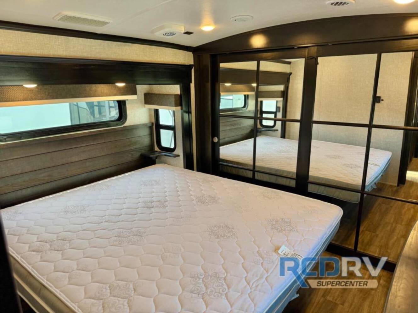 A photo of this 2022 Jayco Pinnacle 37MDQS
