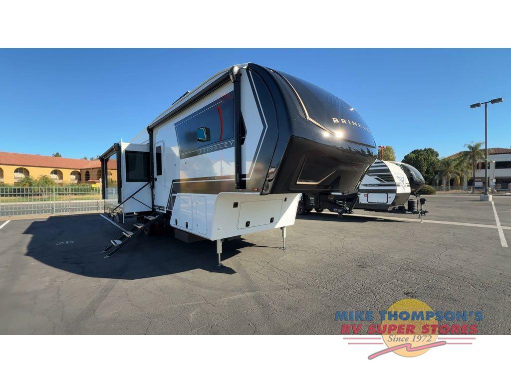 2027 Brinkley Model Z 3210 in colton CA