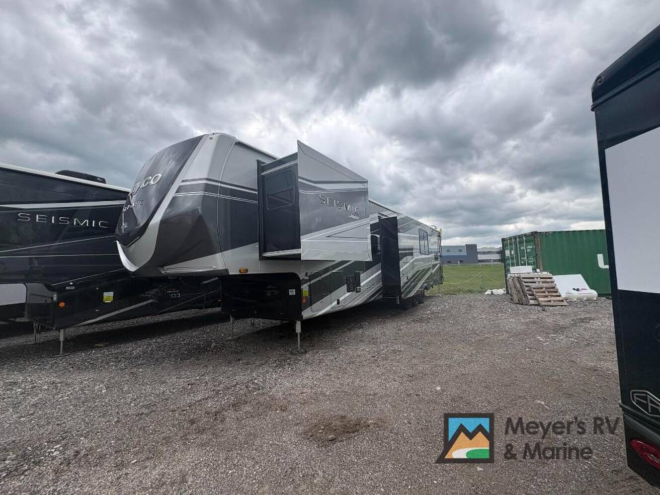 A photo of this 2026 Jayco Seismic 395
