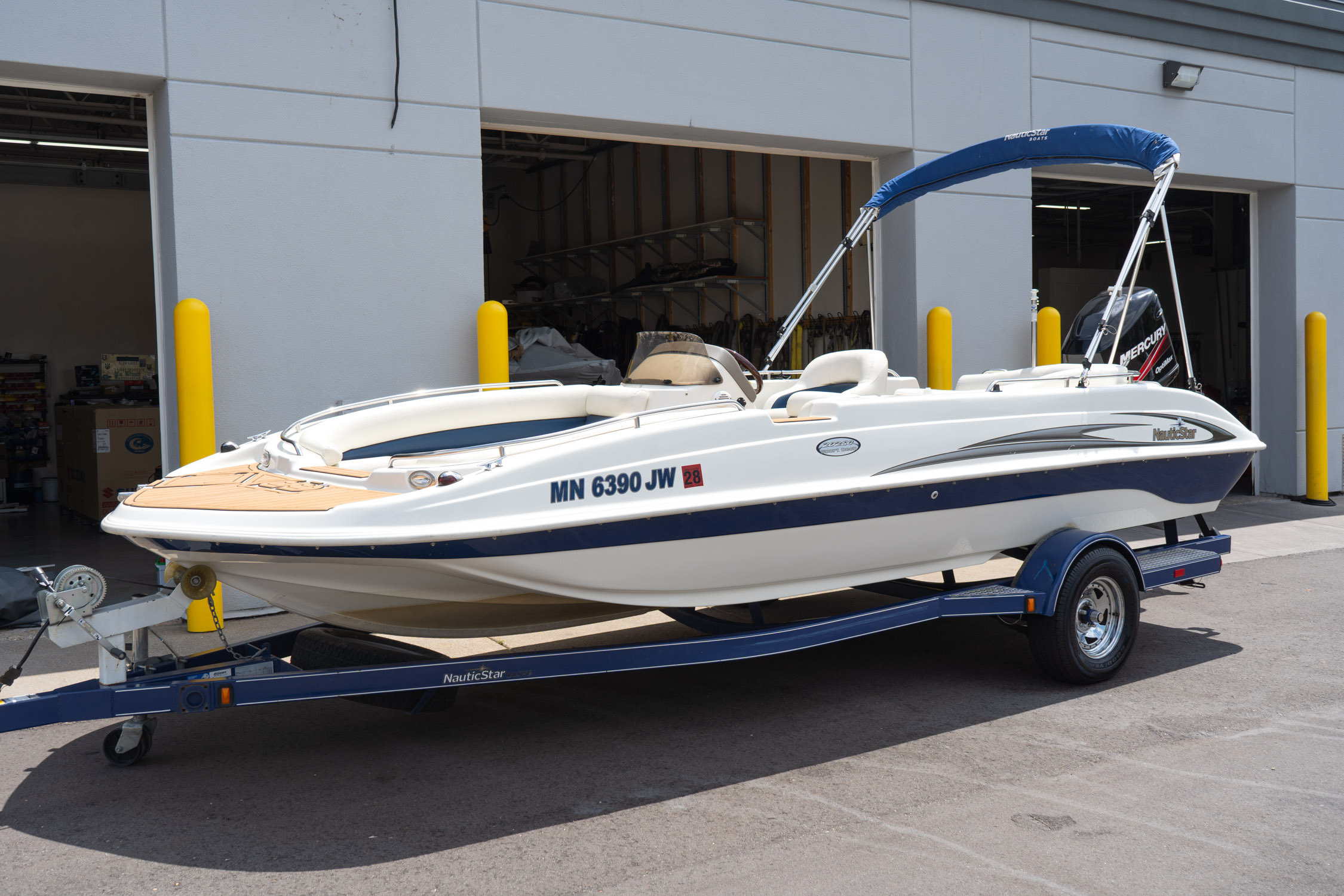 2004 Nauticstar 202SC in minneapolis MN