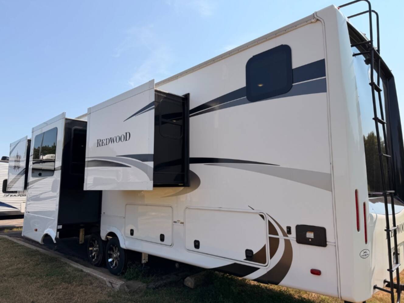 A photo of this 2020 Redwood Rv Redwood 3981FK