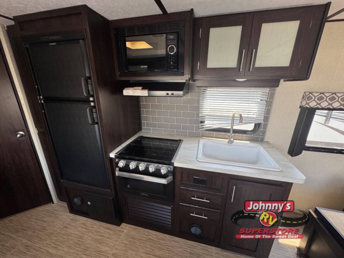 A photo of this 2019 Prime Time Rv Tracer Breeze 22MDB