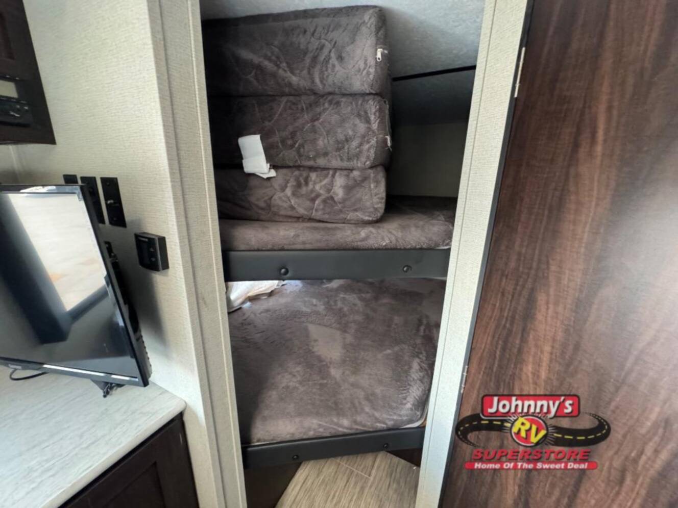 A photo of this 2019 Prime Time Rv Tracer Breeze 22MDB