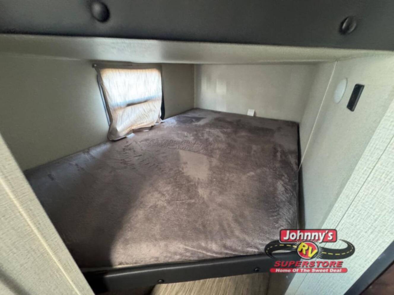 A photo of this 2019 Prime Time Rv Tracer Breeze 22MDB