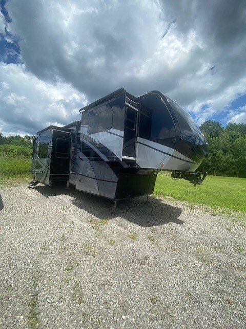 2022 Vanleigh Rv Beacon 41FLB in saegertown PA