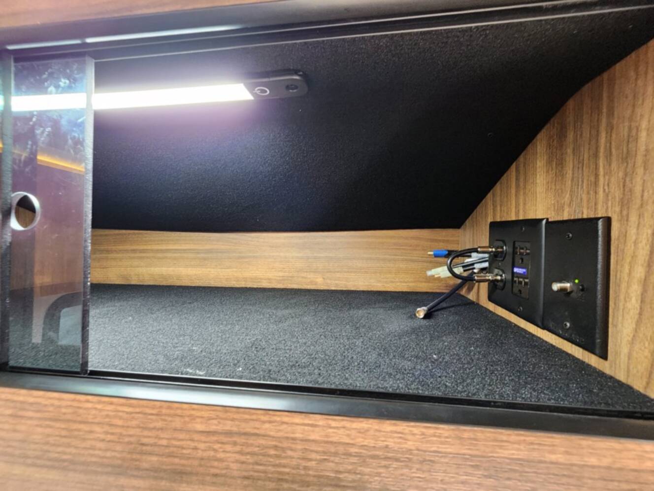A photo of this 2027 Airstream Atlas 25RT Std. Model