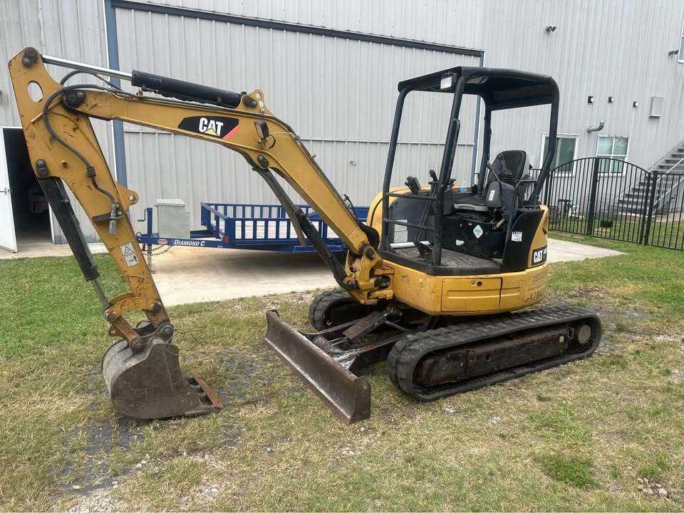 2015 CAT 303 5E CR Mini Excavator in 161-185 2nd Ave, NJ