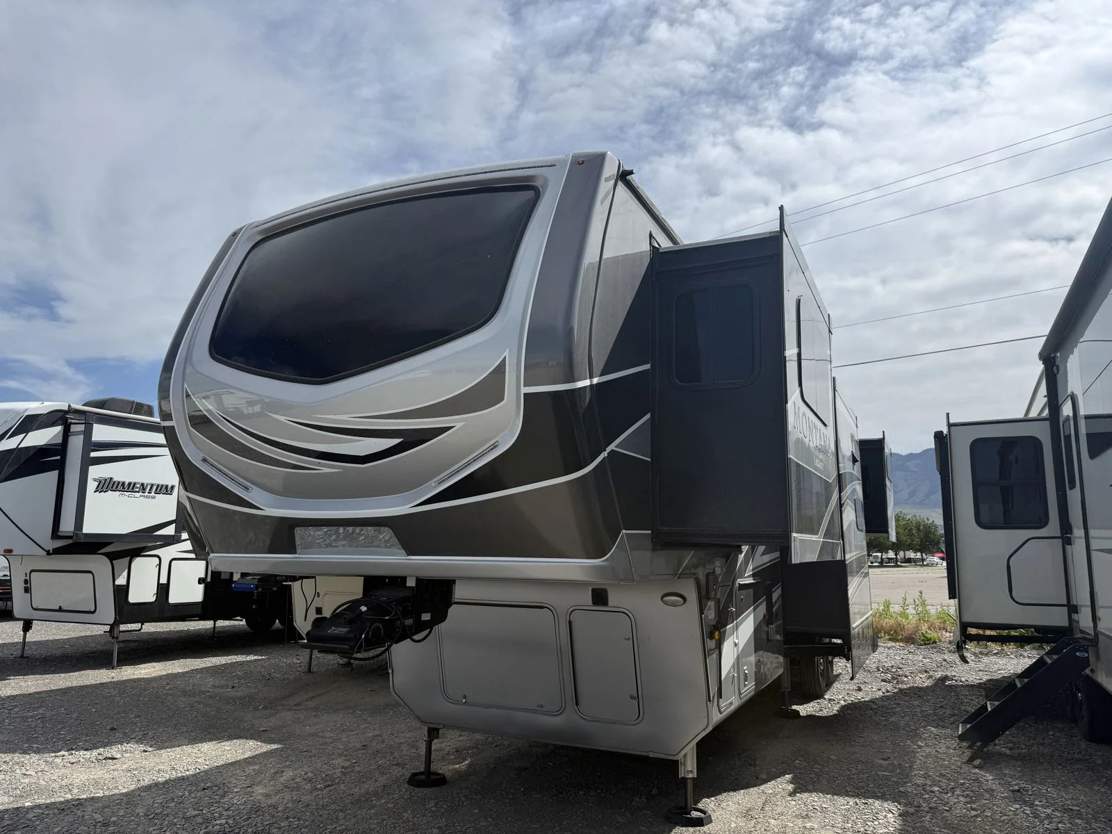 2022 Keystone Rv Montana 3761FL in north logan UT