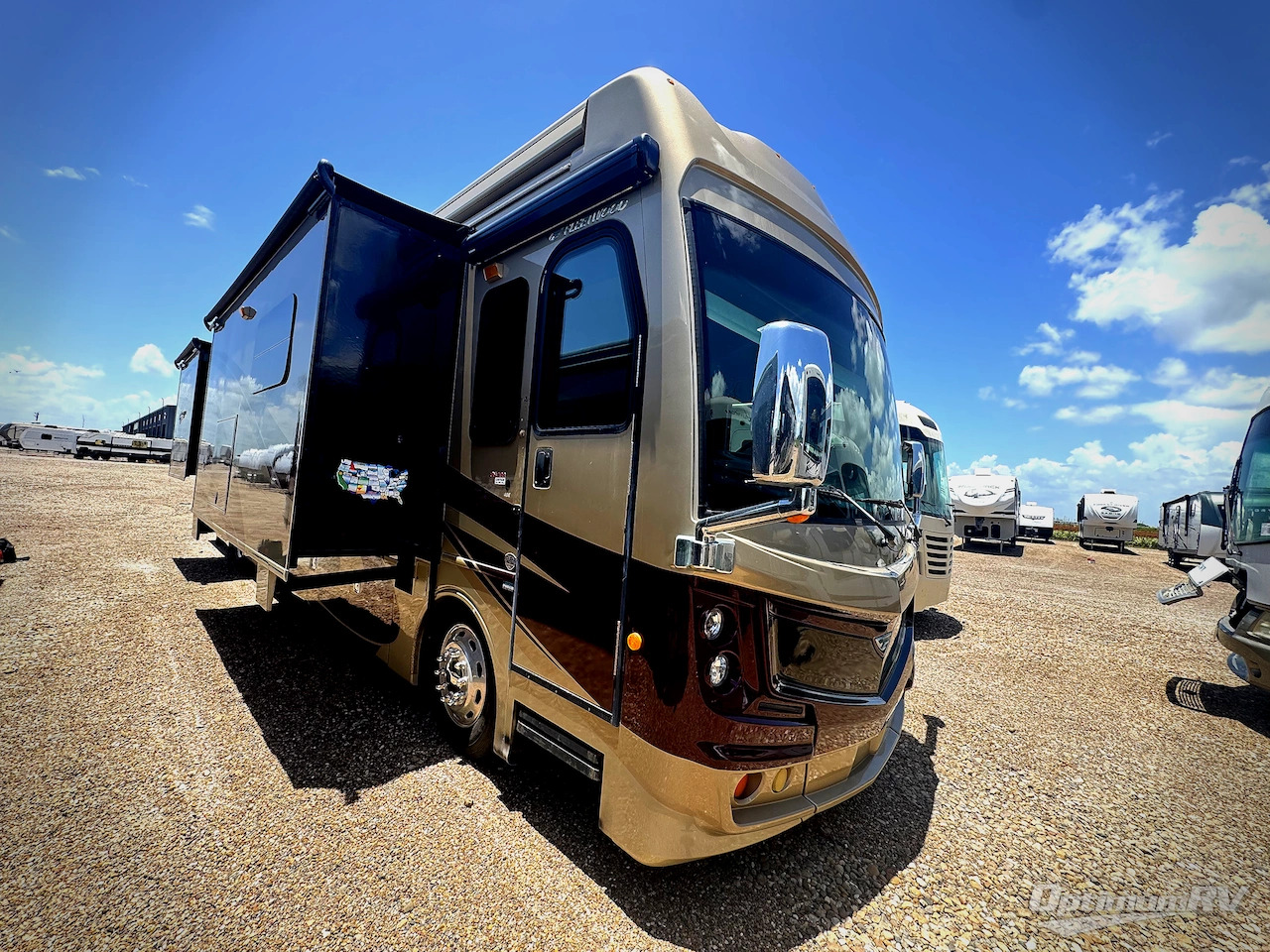 2017 Fleetwood Discovery 40E in robstown TX