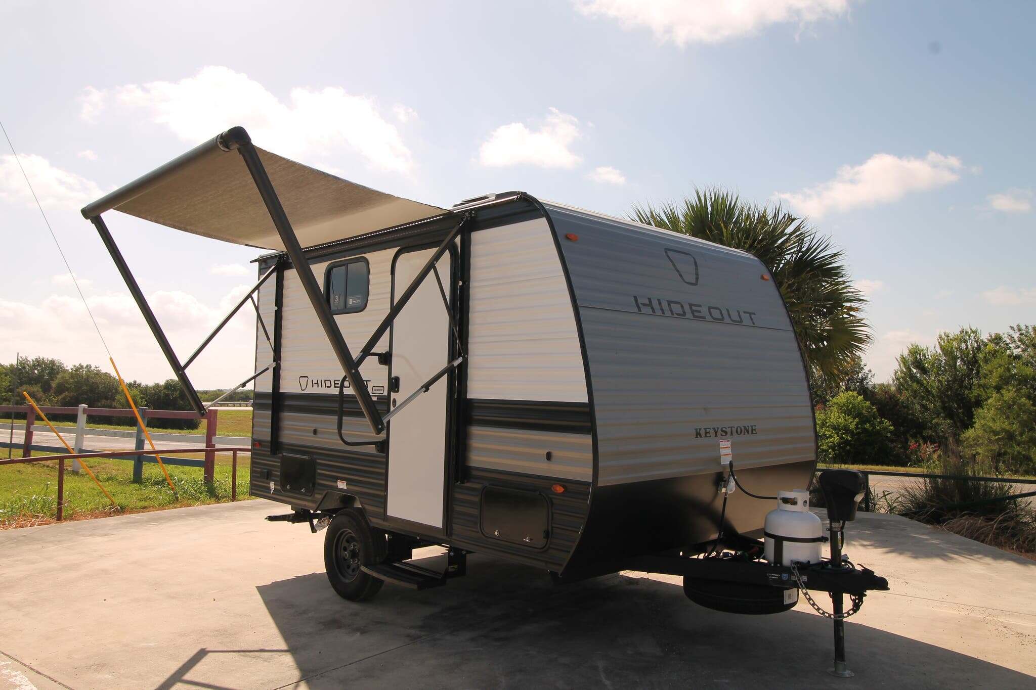 2027 Keystone Hideout Mini 123BB in seguin TX