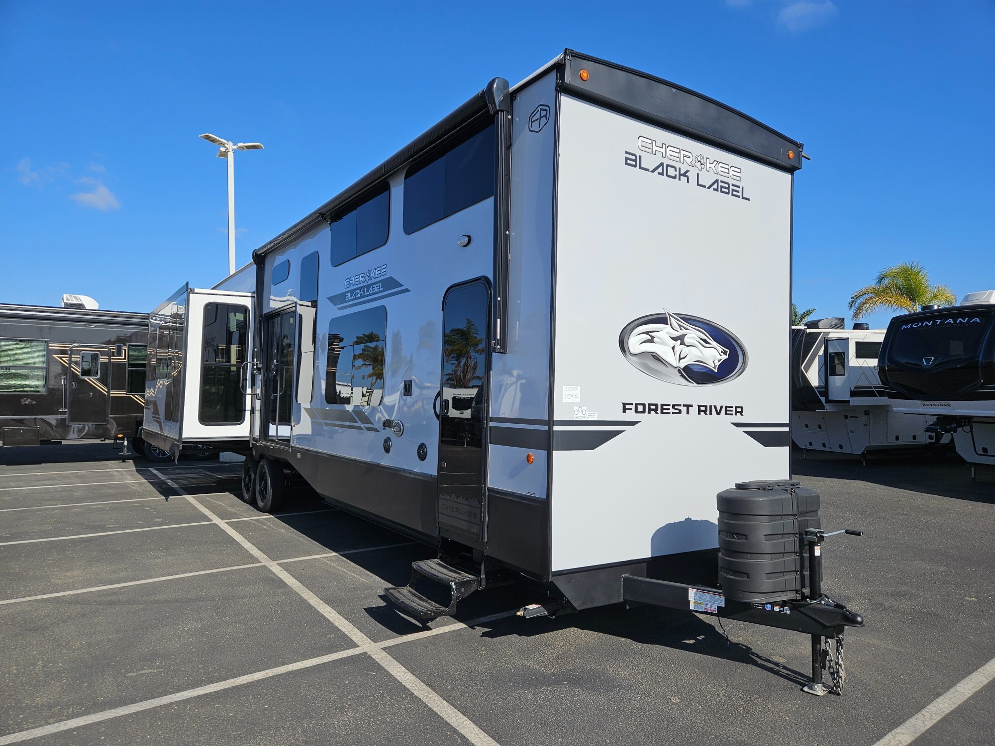 2026 Forest River Cherokee Grey Wolf Black Label 39JMBL in santa maria CA