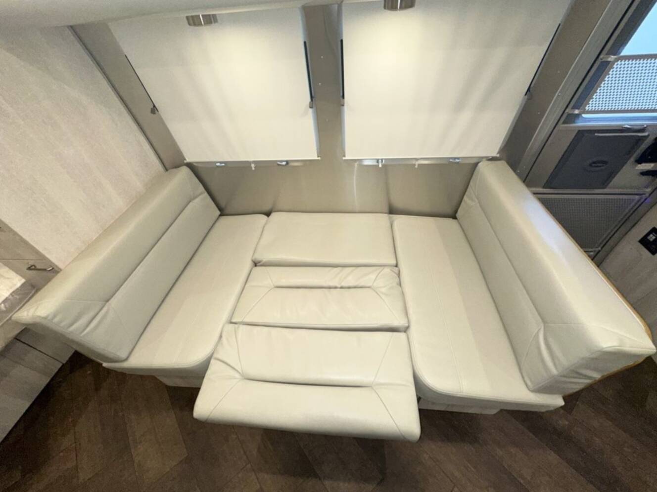 A photo of this 2026 Airstream 23FBQ