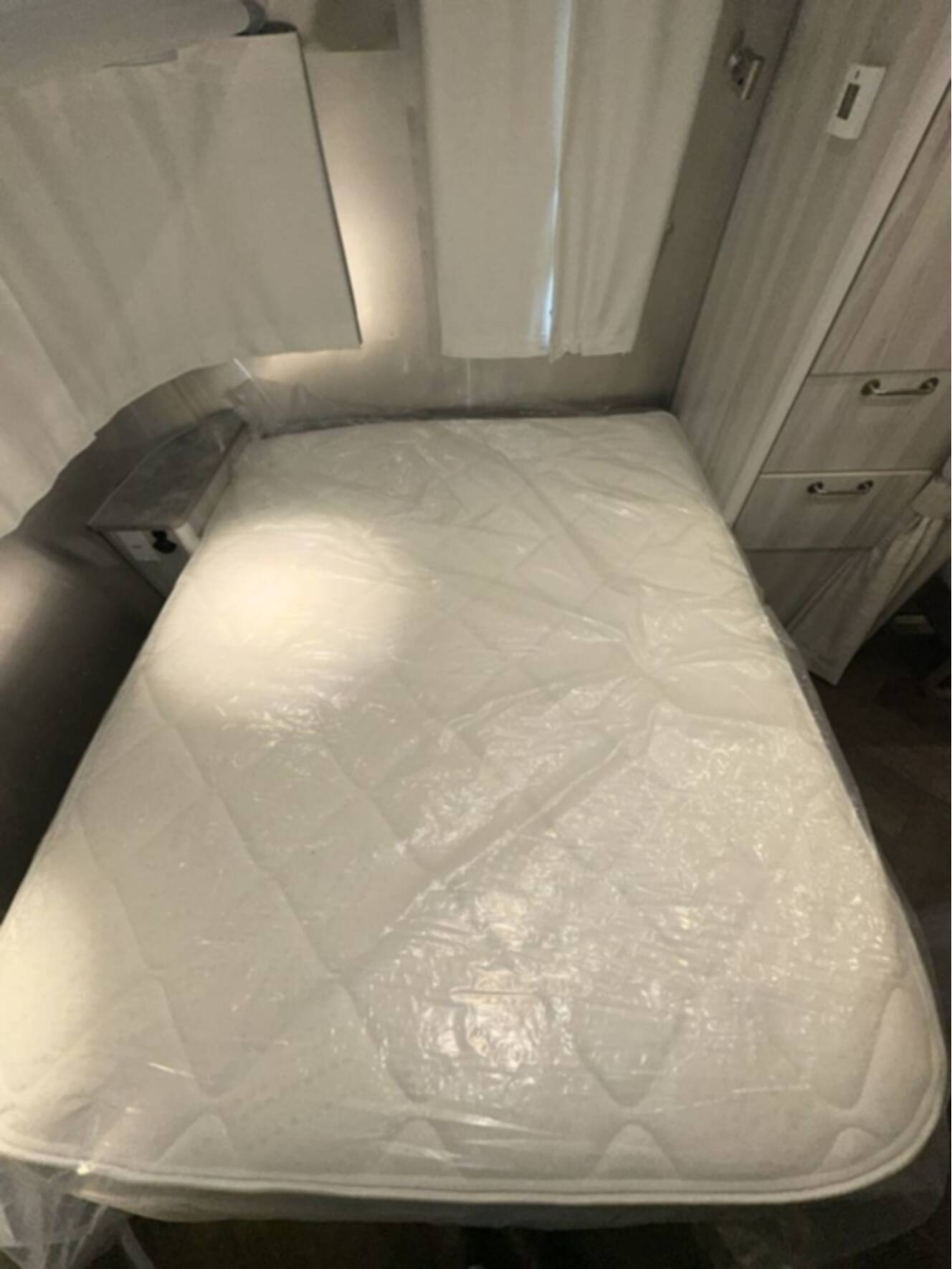 A photo of this 2026 Airstream 23FBQ
