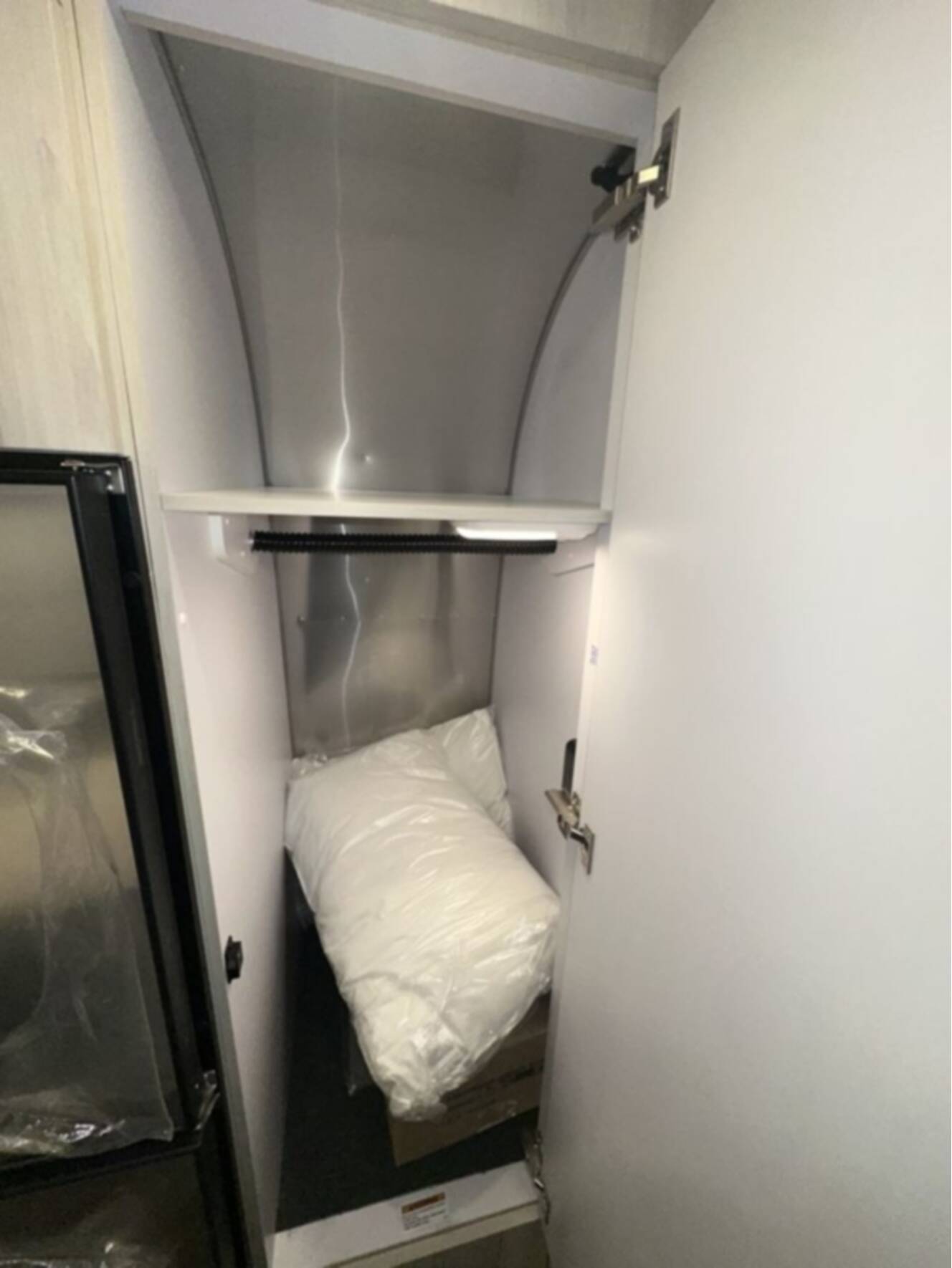 A photo of this 2026 Airstream 23FBQ