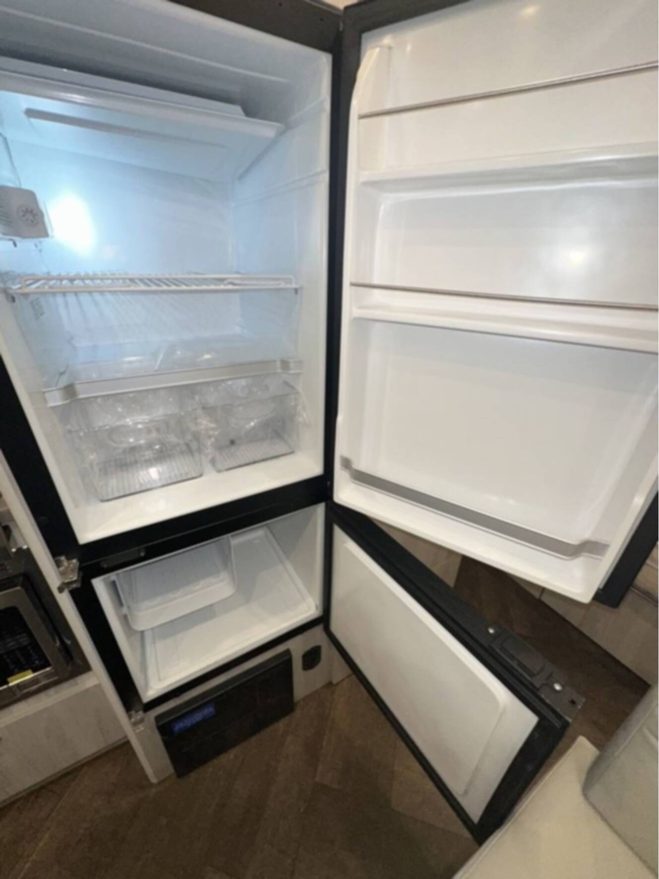A photo of this 2026 Airstream 23FBQ
