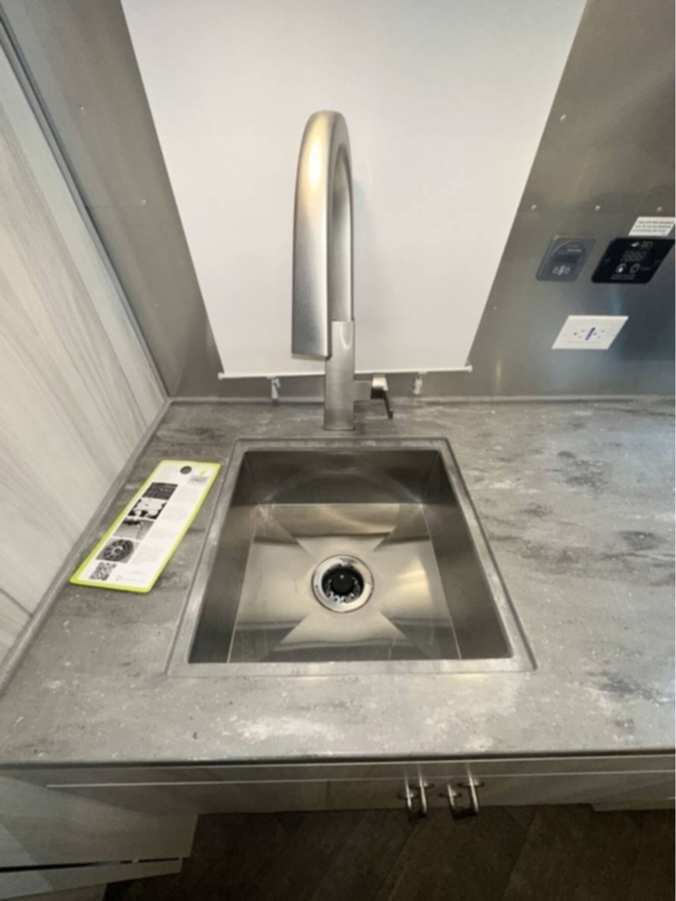 A photo of this 2026 Airstream 23FBQ